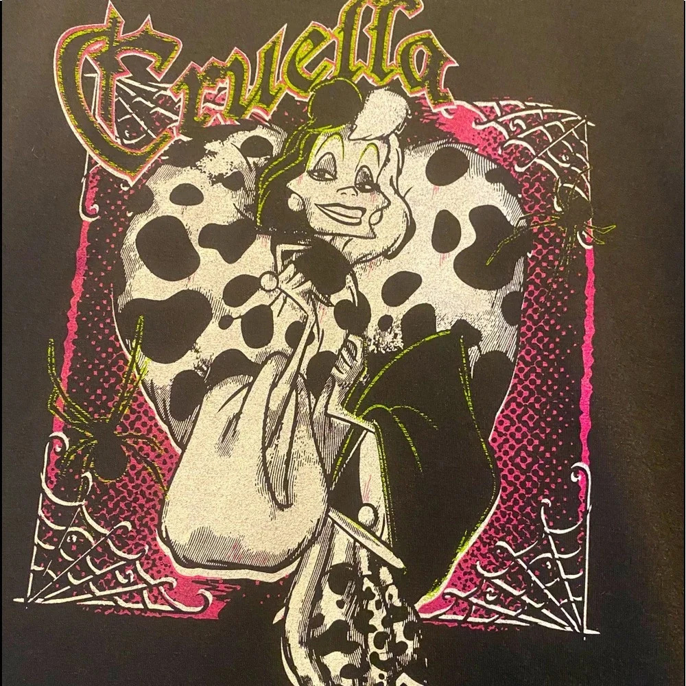 Cruella Long sleeve top!!! 101 Dalmatians